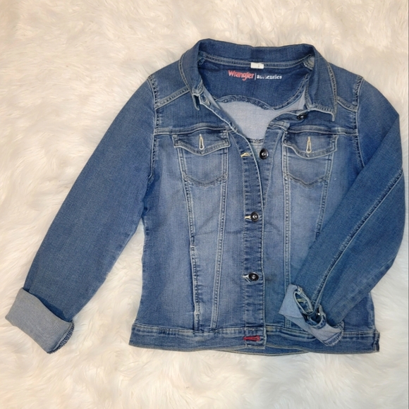 Wrangler Billie Eilish Graphic Denim Jean Jacket size Medium - Picture 4 of 9